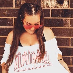 Meet your Posher, Suzanne